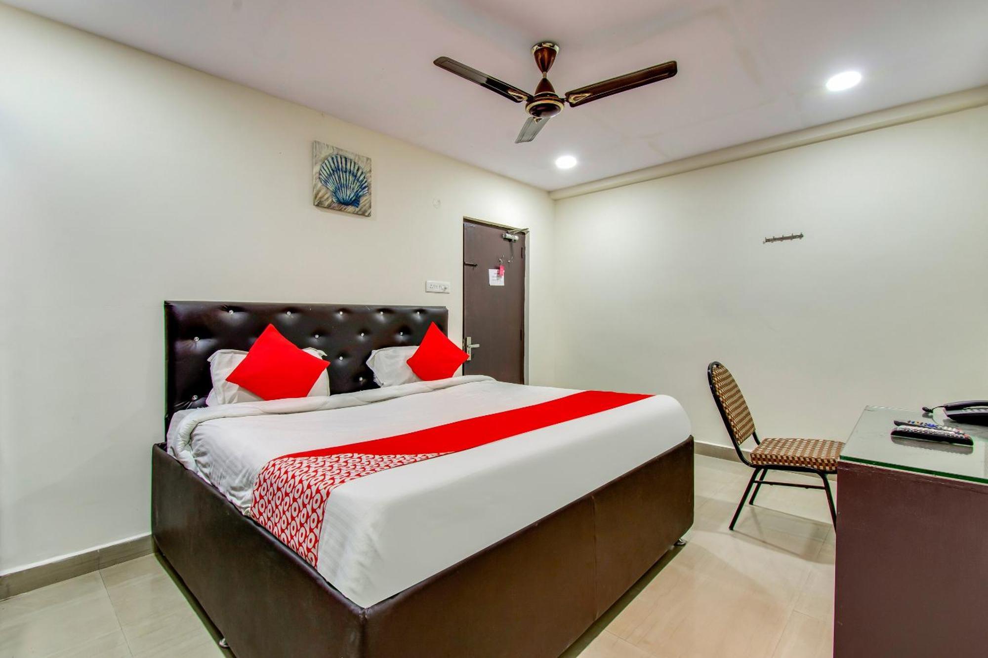 Oyo Akshaya Inn Vijayawāda エクステリア 写真