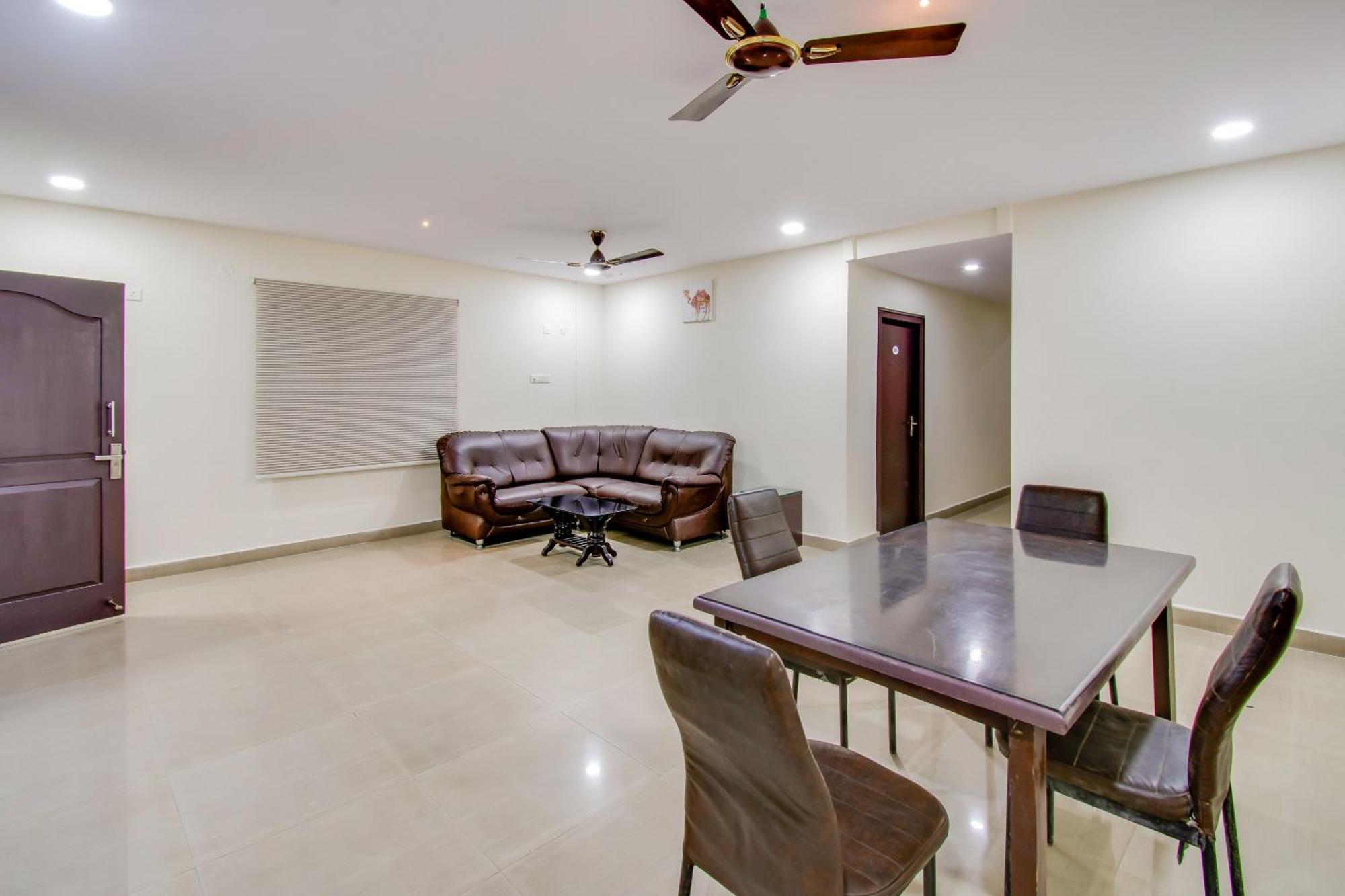 Oyo Akshaya Inn Vijayawāda エクステリア 写真