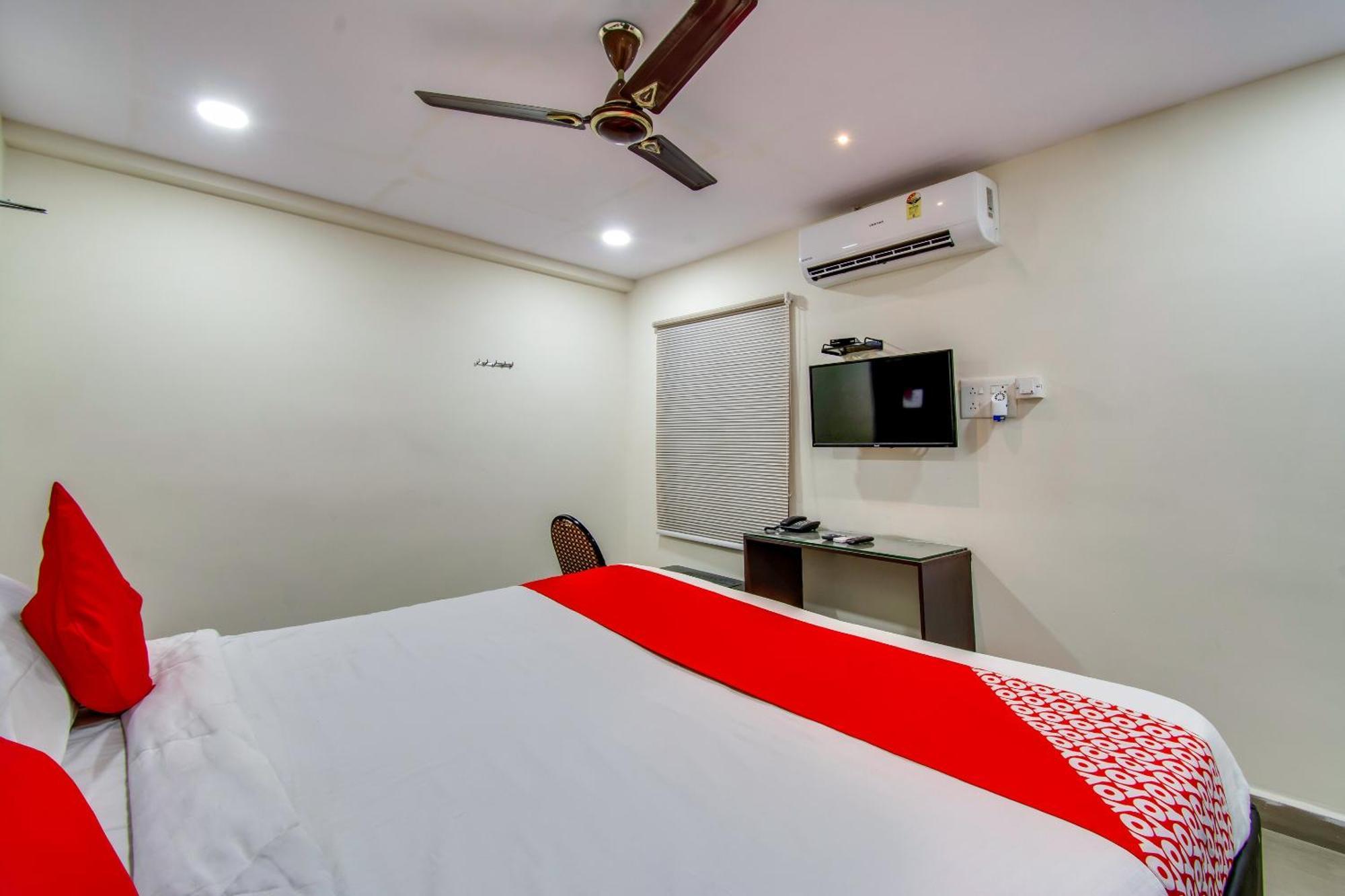 Oyo Akshaya Inn Vijayawāda エクステリア 写真