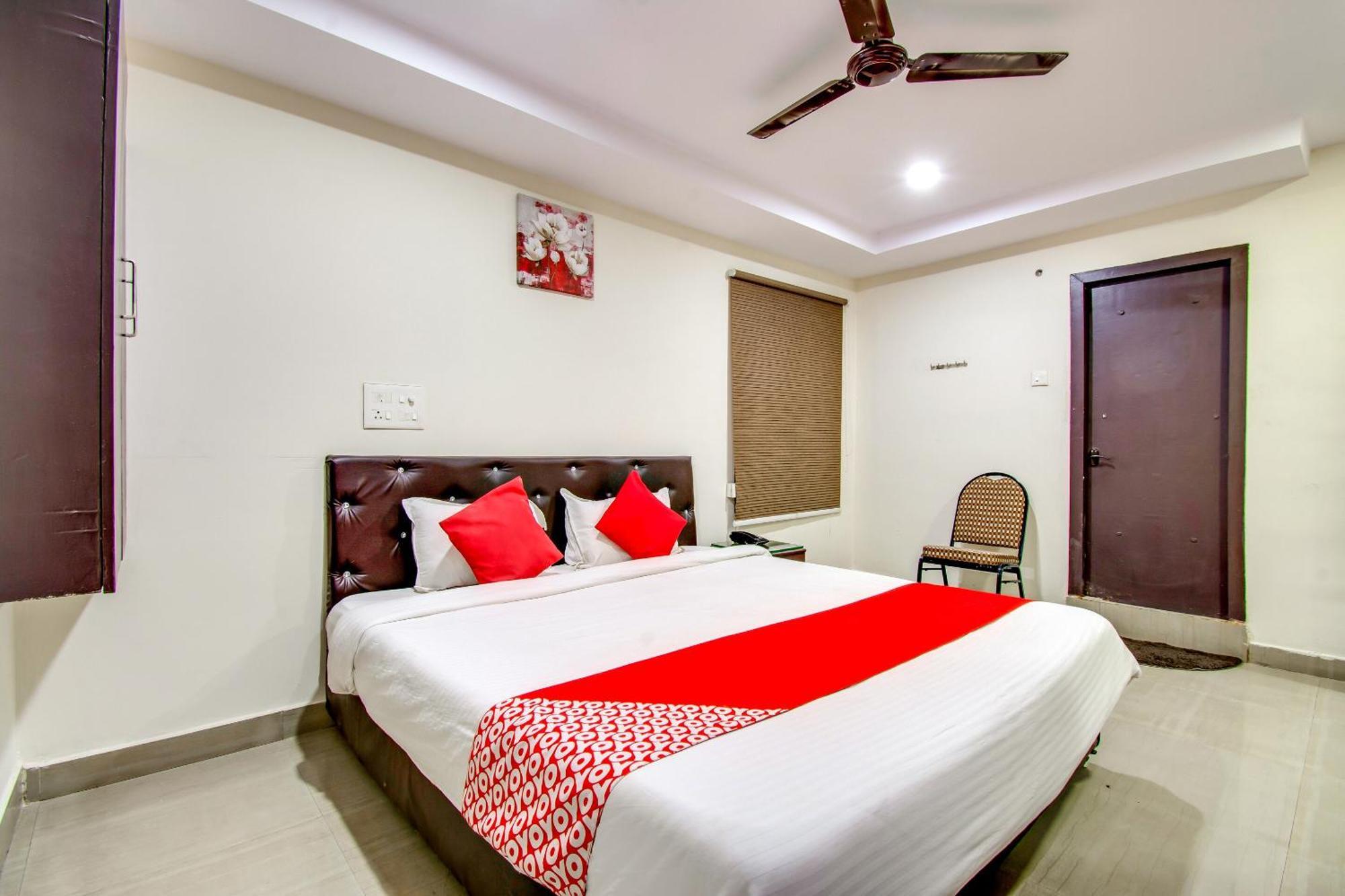 Oyo Akshaya Inn Vijayawāda エクステリア 写真