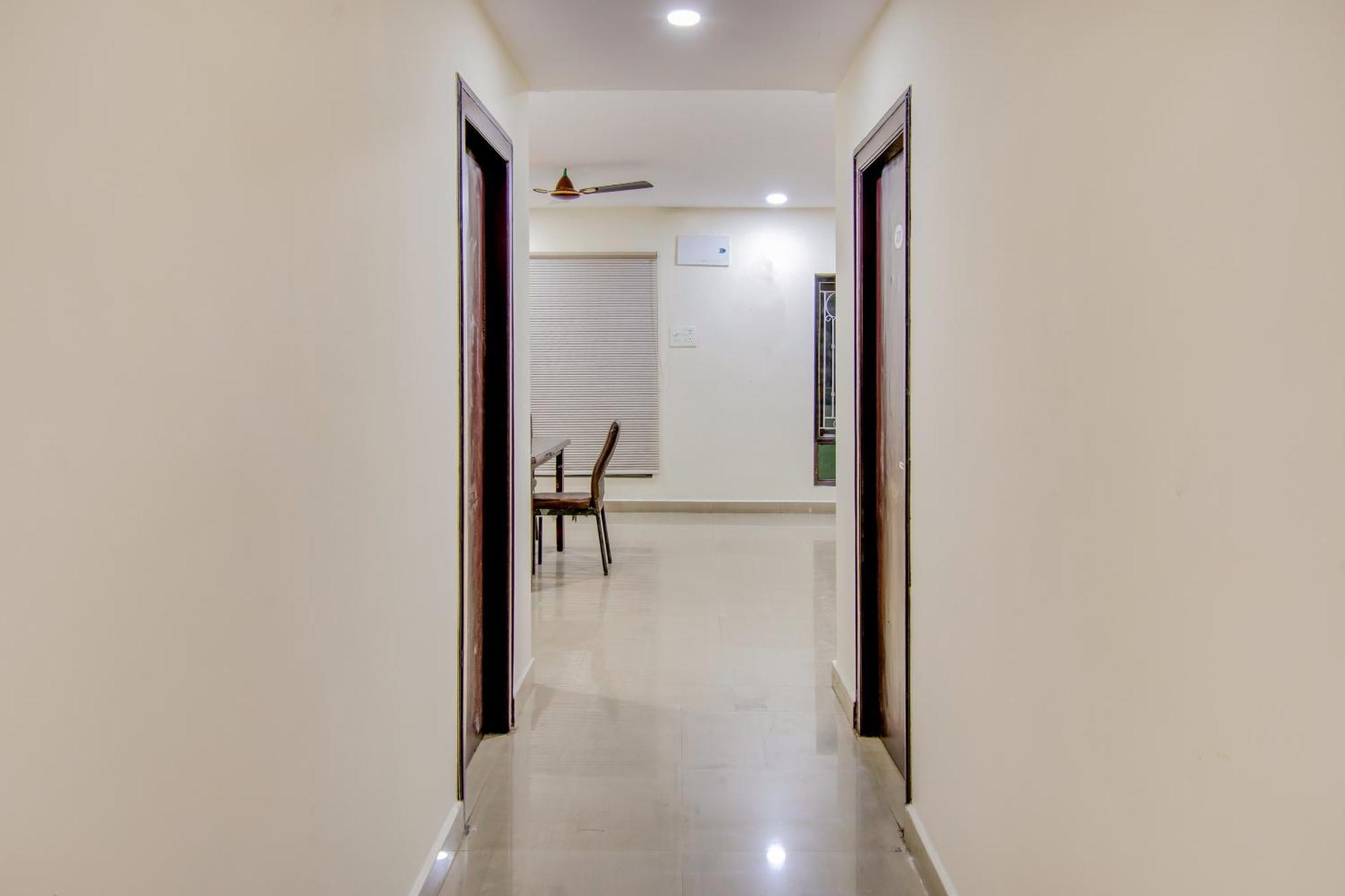 Oyo Akshaya Inn Vijayawāda エクステリア 写真