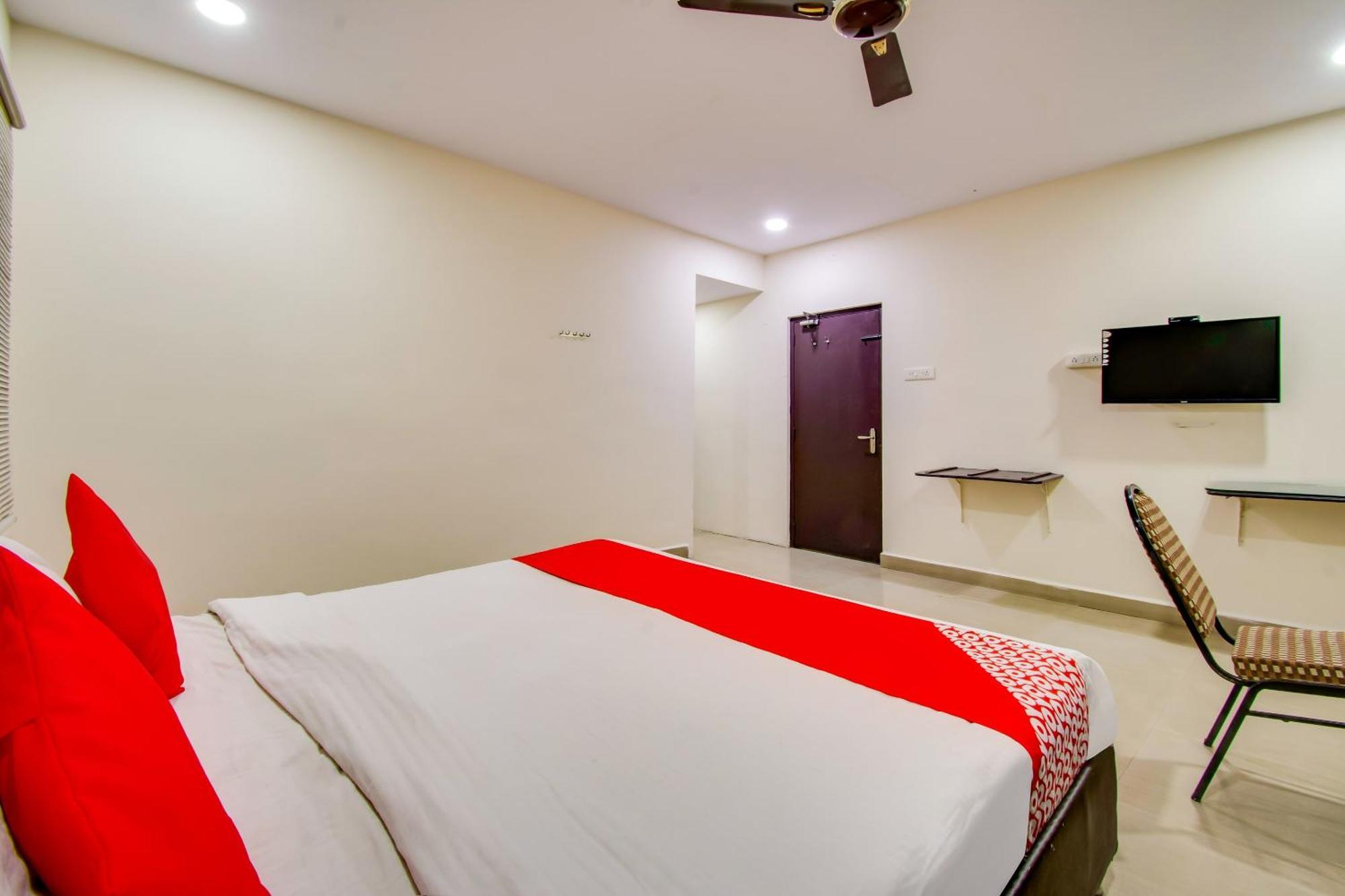 Oyo Akshaya Inn Vijayawāda エクステリア 写真