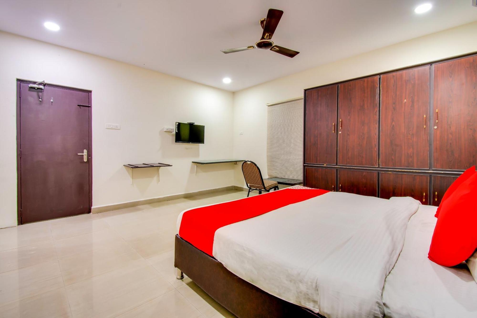 Oyo Akshaya Inn Vijayawāda エクステリア 写真
