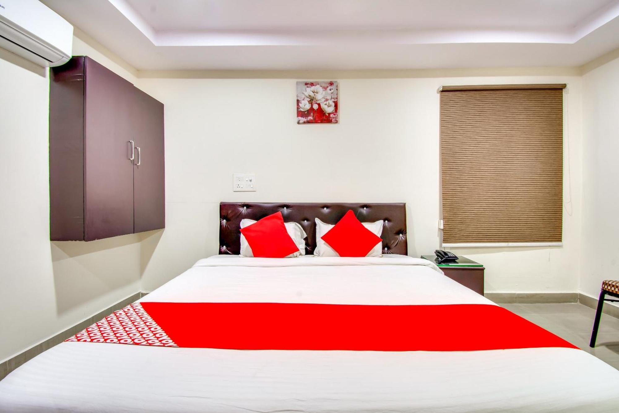 Oyo Akshaya Inn Vijayawāda エクステリア 写真