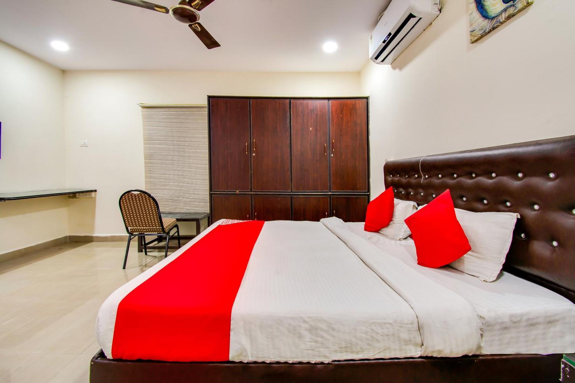 Oyo Akshaya Inn Vijayawāda エクステリア 写真