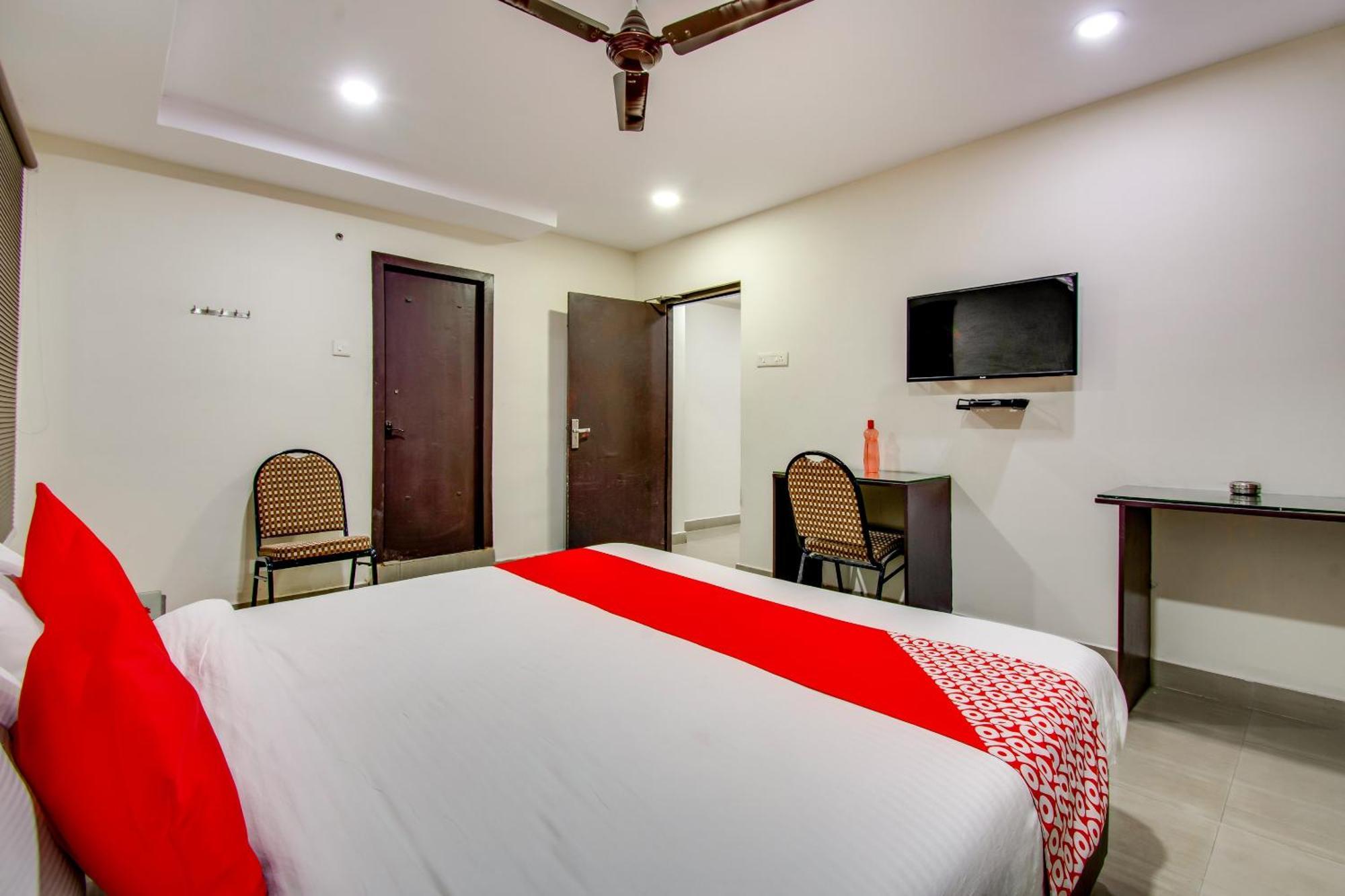 Oyo Akshaya Inn Vijayawāda エクステリア 写真
