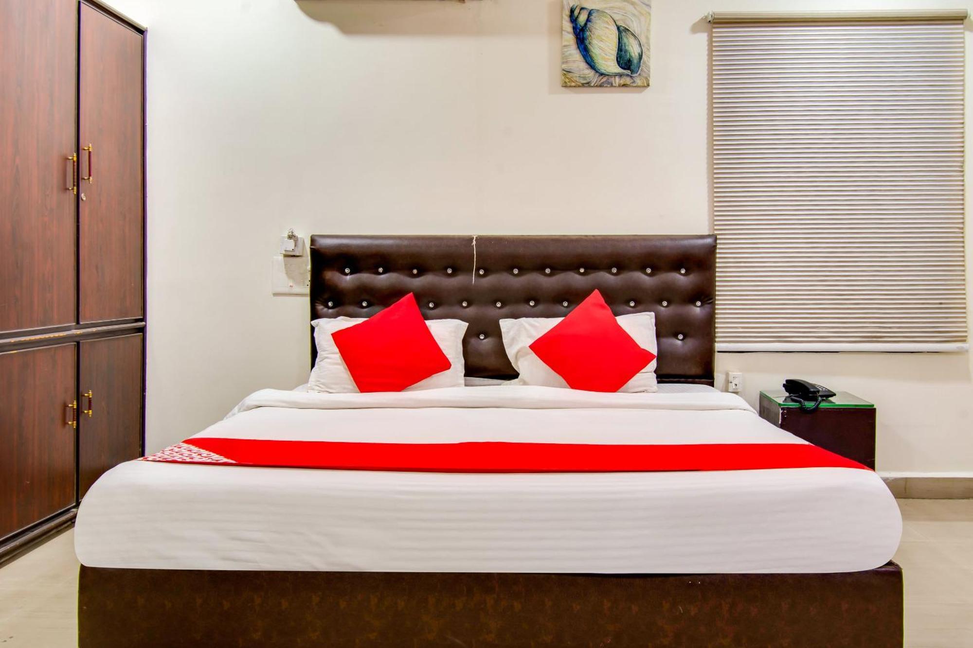 Oyo Akshaya Inn Vijayawāda エクステリア 写真