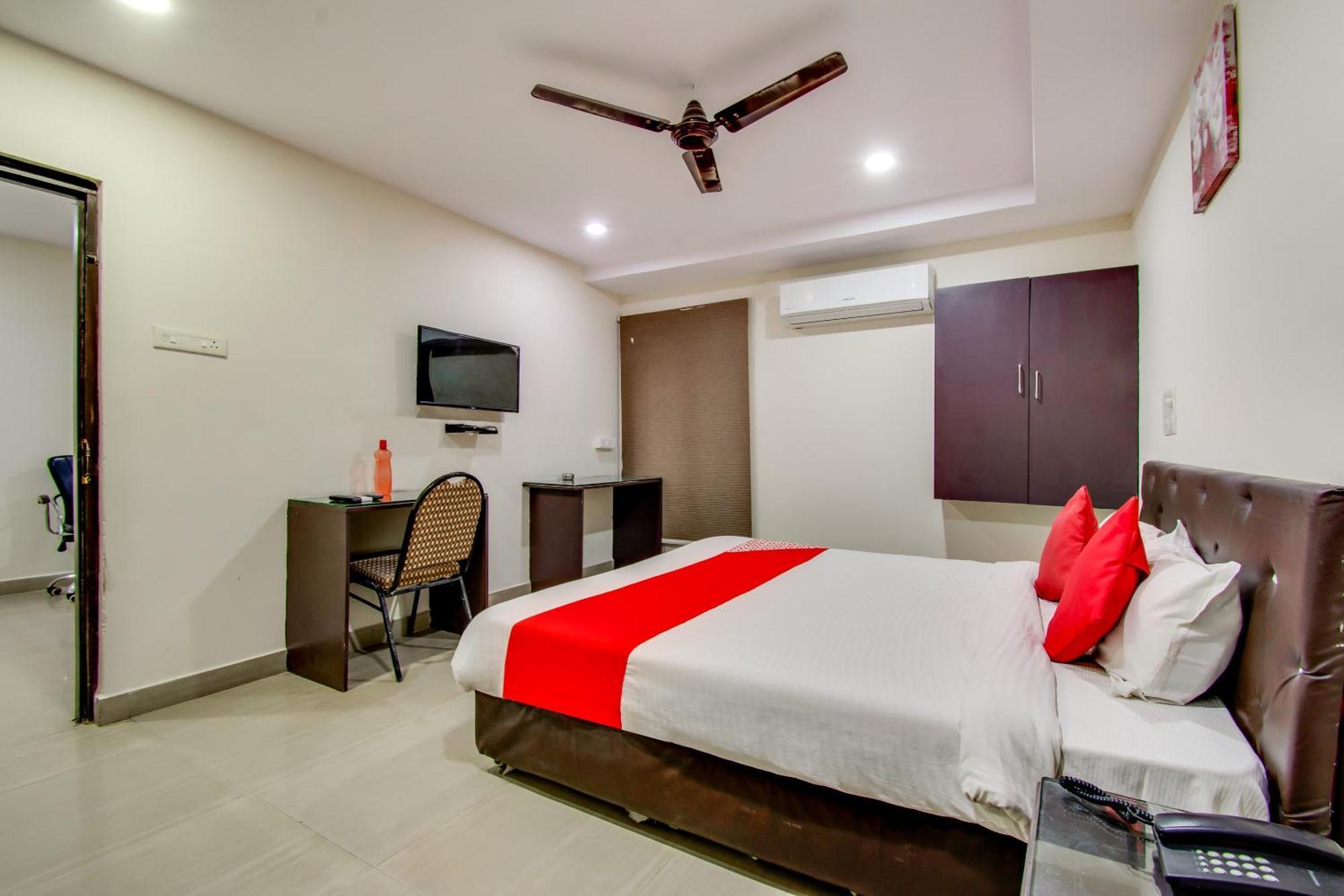 Oyo Akshaya Inn Vijayawāda エクステリア 写真