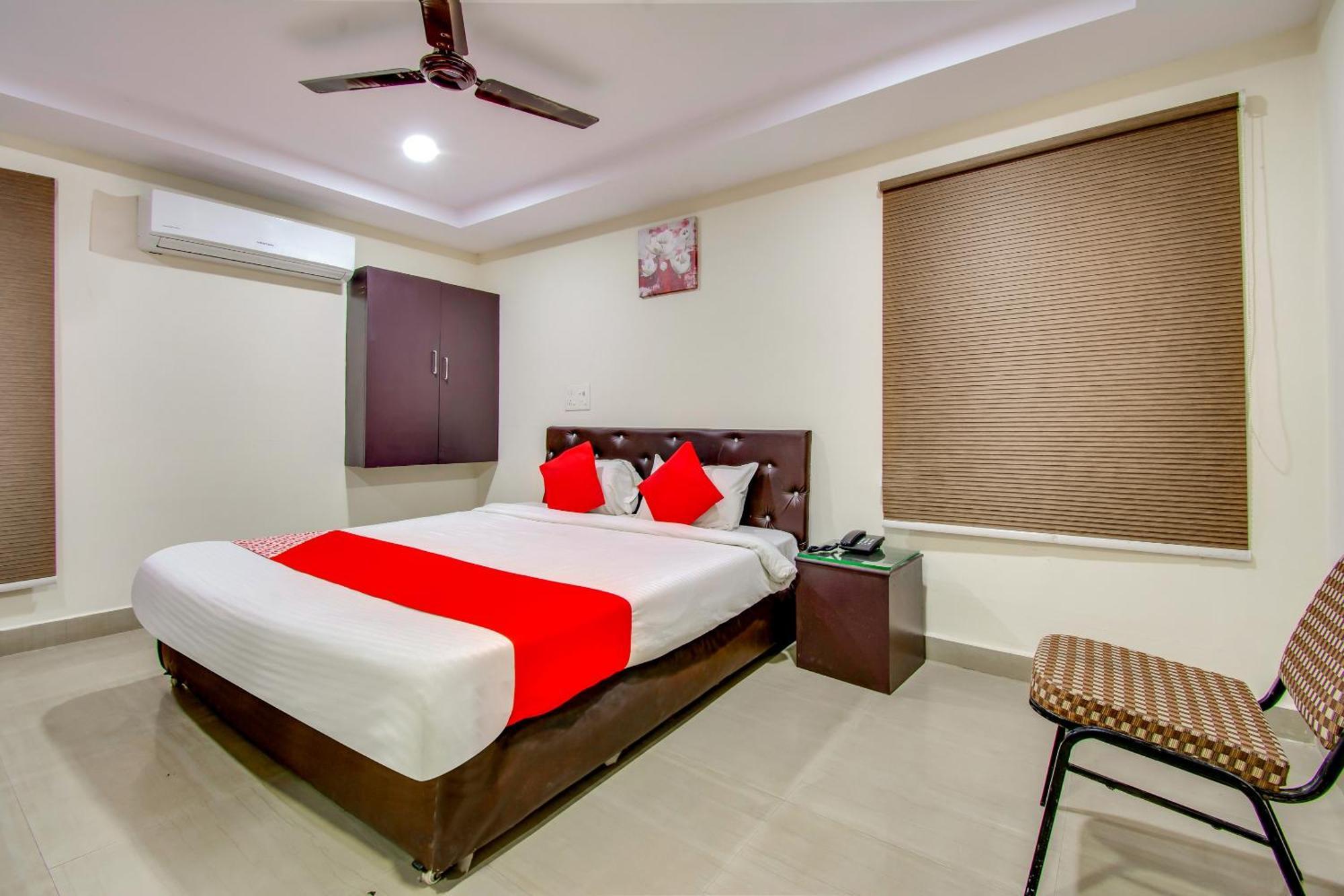 Oyo Akshaya Inn Vijayawāda エクステリア 写真