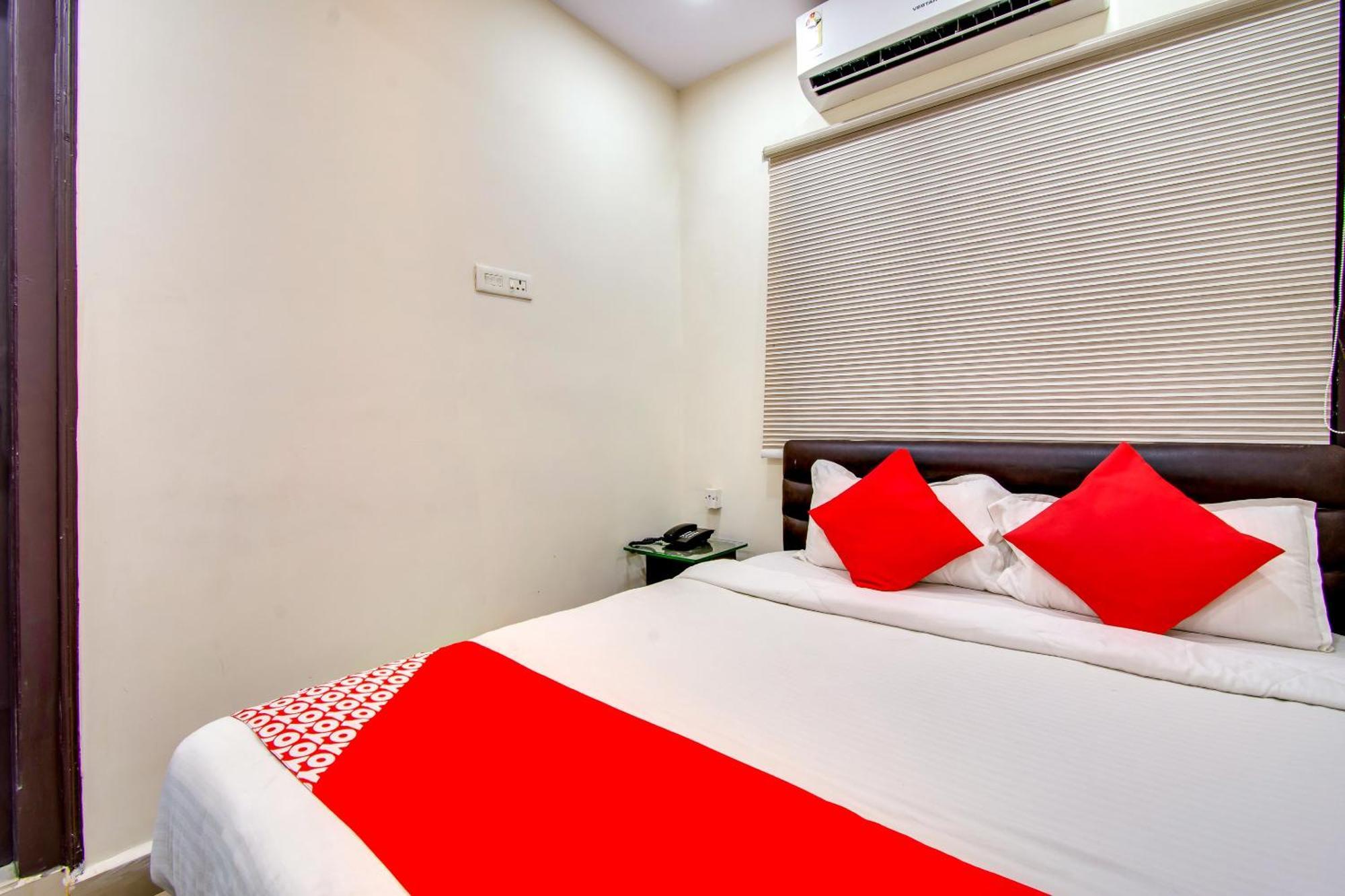 Oyo Akshaya Inn Vijayawāda エクステリア 写真